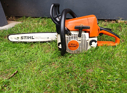 Stihl 230 petrol chainsaw - 230,