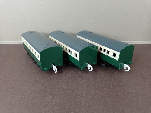 Three gordon express coaches - three, gordon's