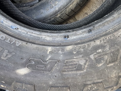 255 111t bridgestone - 255/70,