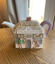 The Shakespeare Pub Teapot