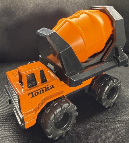 Vintage 1992 tonka - 1992, cement