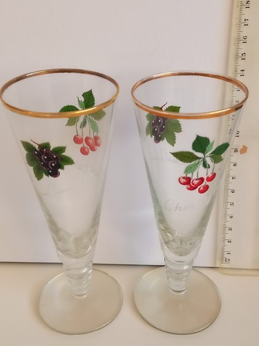 Cherry and blackcurrant b - b,