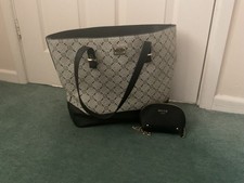 bessie London handbag and matching purse good condition. 