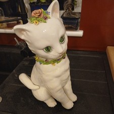 Vintage White Cat W/ Flower