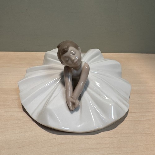 Lladro nao porcelain - porcelain, figurine