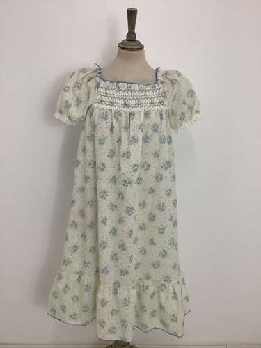 Vintage 1980s smock nightdress