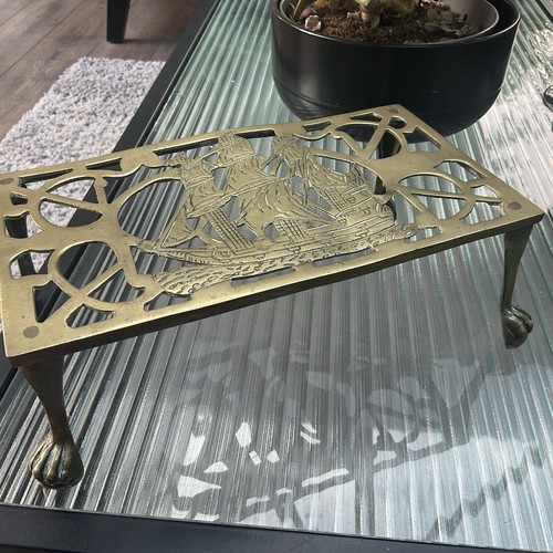 Vintage brass trivit - vintage, stand