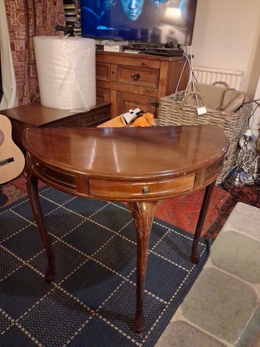 Vintage half round side table - round,