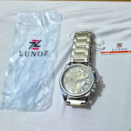 Lunoz quartz analogue skeleton - quartz,