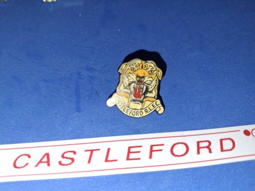 Castleford tigers rlfc pin - tigers,