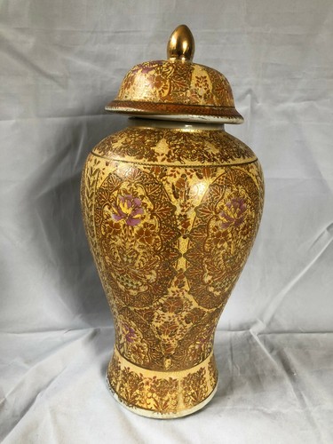 Antiuque chinese porcelain