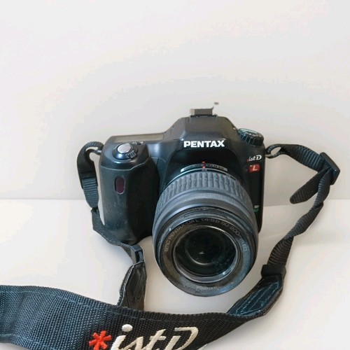 Pentax ist dslr camera - pentax, dl
