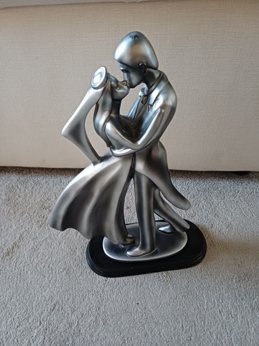 Leonardo collection kissing - collection,