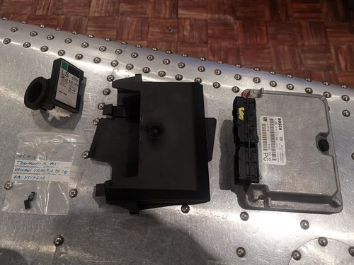 Vauxhall vectra engine ecu - b,