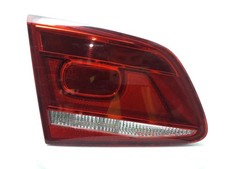 VOLKSWAGEN PASSAT Tail Light