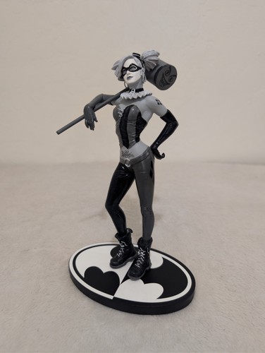 Batman black white - &,