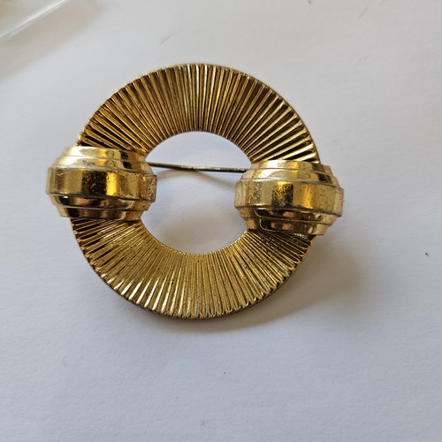 Beautiful vintage coro brooch - vintage,
