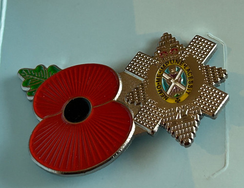 The black watch poppy pin - black,