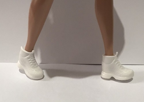 Sindy fashion doll walking - fashion,
