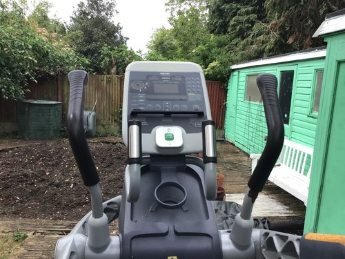 Cross trainer