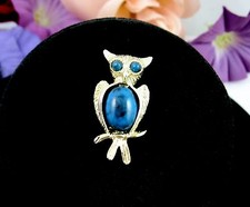 OWL Pin JELLY BELLY Brooch Vintage  Turquoise-Blue Glass Cabochon Goldtone