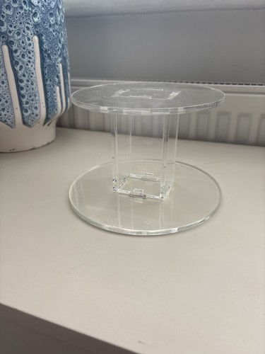 Clear acrylic two tier cake