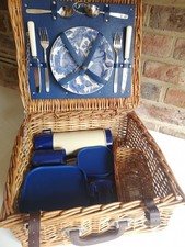 Vintage picnic hamper - ,