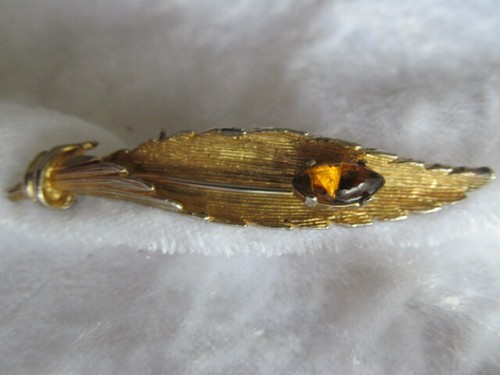 Vintage leaf brooch by - leaf,