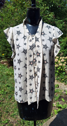 Ruffle cap sleeve star print