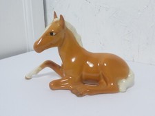 VINTAGE BESWICK PALOMINO LYING FOAL MODEL 915