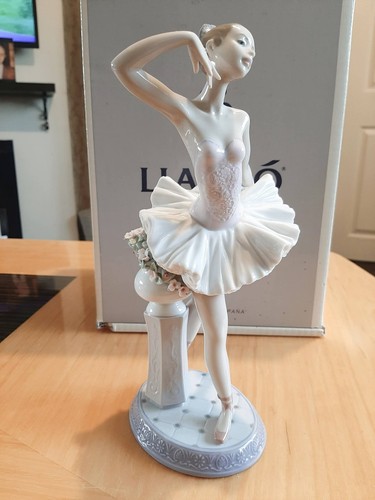 Stunning lladro ballerina - stunning,