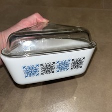 Vintage Pyrex Chelsea pattern