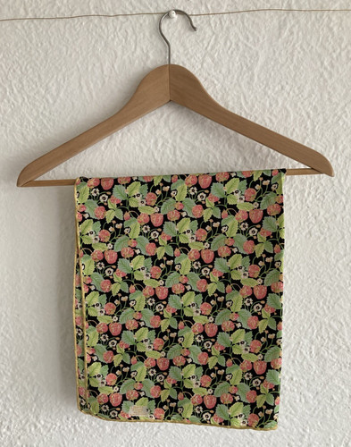 Liberty strawberry print silk - print,