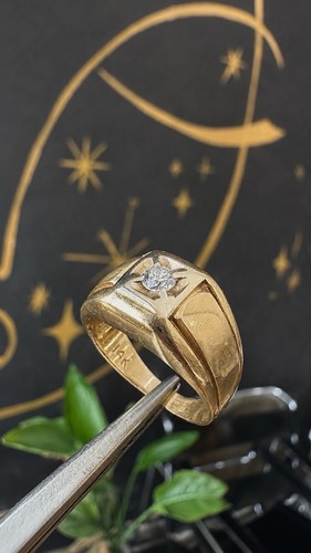 Vintage yellow gold signet - yellow,