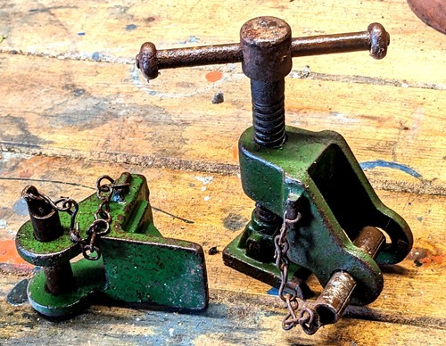 Sash clamp set of - sash, a