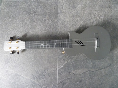 Enya concert ukulele carbon - concert,