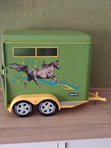 Breyer model horse trailer - horse, trailer.