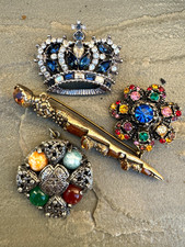 4 x vintage jewellery - crown brooch brooches pin pendant