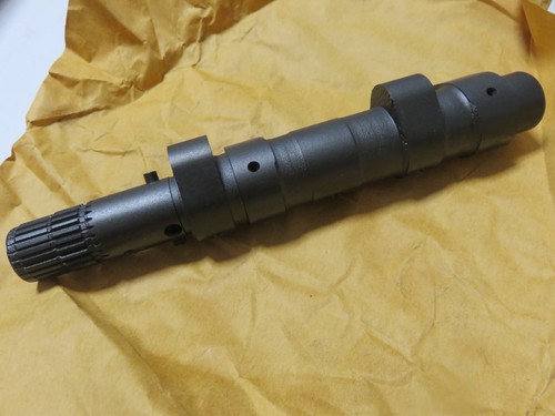 New honda camshaft - new,