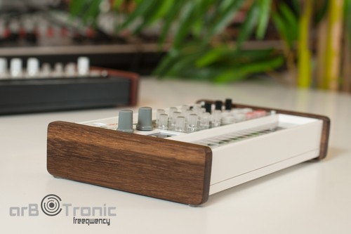 Korg volca wood side panel - wood,