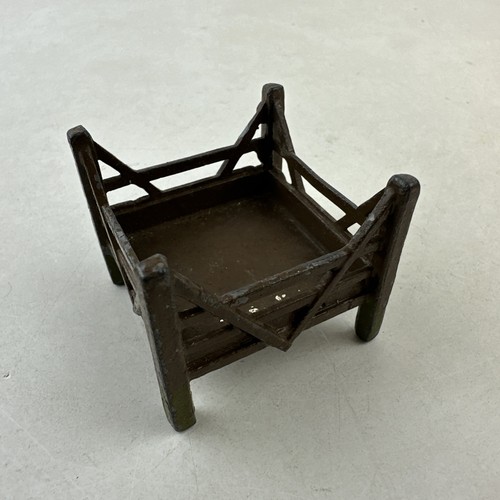 Vintage painted lead johillco - painted,