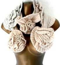 Elisa Cavaletti Daniella Dallavalle knit flower scarf beige & mocha (9147