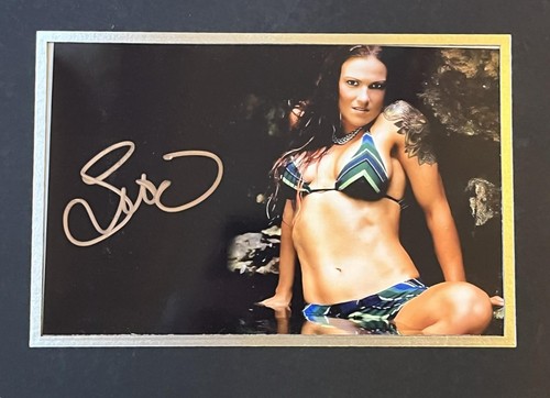 Wwe hand signed - hand,