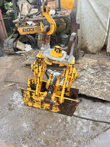 Hydraulic kerb lifter - hydraulic,