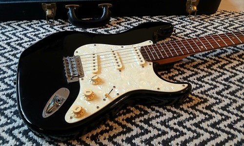 Vintage fernandes strat - ,