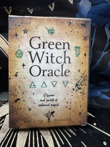 The green witch oracle cards - the,