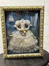 SHADOW BOX VINTAGE VICTORIAN