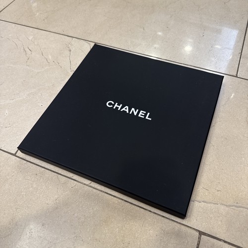 Chanel empty box medium - chanel,