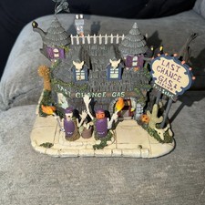 Halloween Hawthorne Village