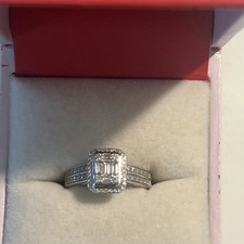 9ct White Gold Baguette 0.25ct